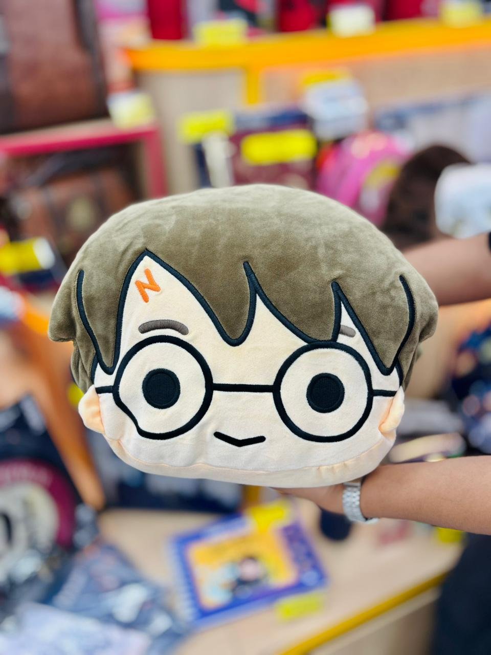 ALMOFADA FORMATO HUGGY HARRY POTTER